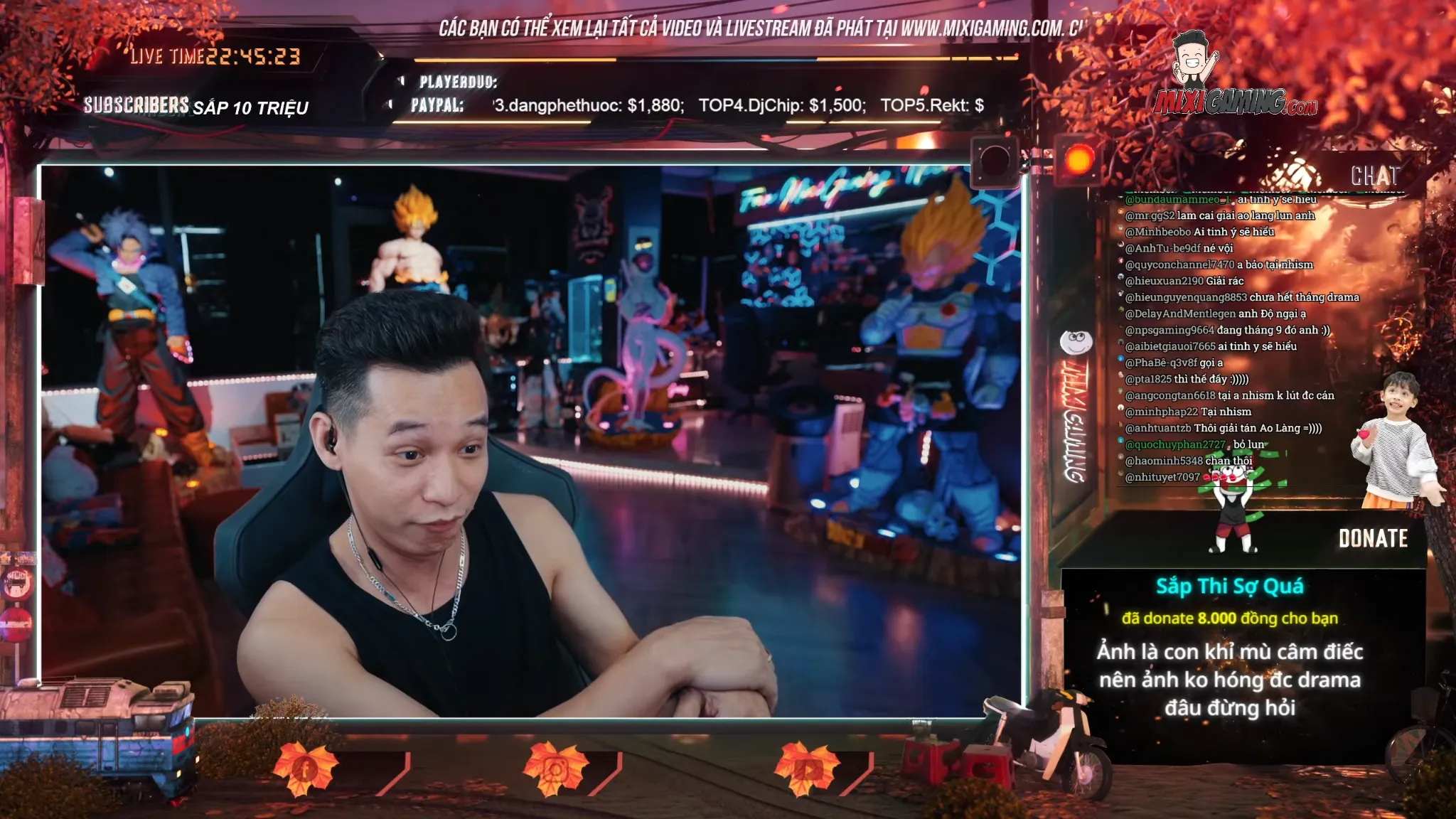 Độ Mixi discusses removing PUBG from an upcoming showmatch during a livestream.